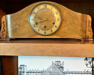 #43 - $68.00  -  Vintage Art deco wooden mantel clock with key - Glunny