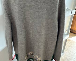#135 - $32.00 - Grey wool sweater with ducks made in Auatria