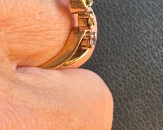 #119.00 - $90.00 - 10kt gold ring with 3 stones from Zales Sz 5 - 2.27gr 