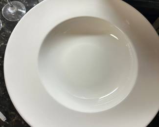 #83 - $96.00  -  Villeroy & Boch fine China bowls (set of 8)