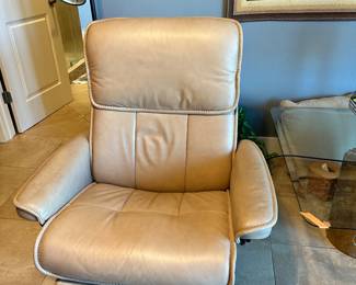 #49 - $450.00  -  Stressless tan recliner 40H x 35W x 21D electric