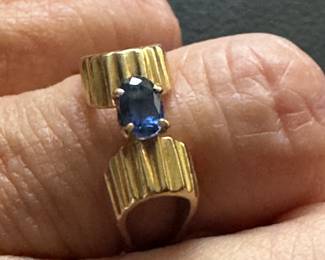 #115 - $175.00 - Lady ring, marked 14kt gold oval sapphire, sz 5.5, 3.43gr