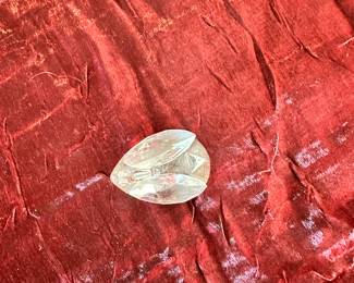 #105 - $6.00  -  Swarovski small swan