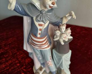 #88 - $68.00  -  Lladro clown with kittens 11in x 7 in 