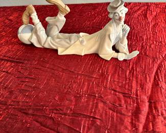 #87 - $46.00  -  Lladro clown with beach ball 15 in