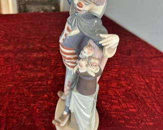 #88 - $68.00  -  Lladro clown with kittens 11in x 7 in 
