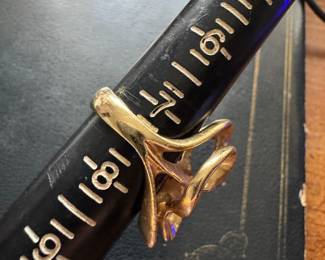 #114 - $485.00 - Lady ring, 585 marked gold 14kt, swirl, custom, sz 7.5, 12.34gr