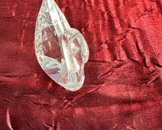 #101 - $12.00  -  Swarovski crystal swan