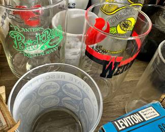 Advertisement glasses