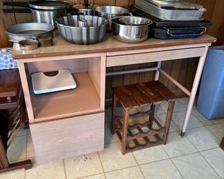 pink desk
