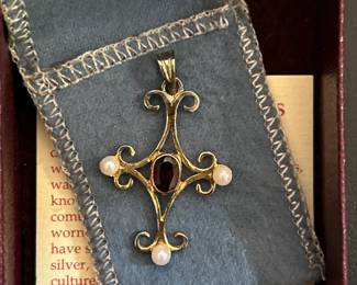 Silver and Pearl Vintage Pendant