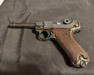 WWII German Luger 9mm Pistol
Matching Numbers