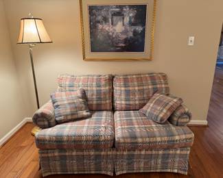 Benchmark loveseat