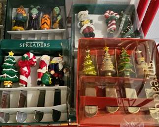Halloween & Christmas Spreaders