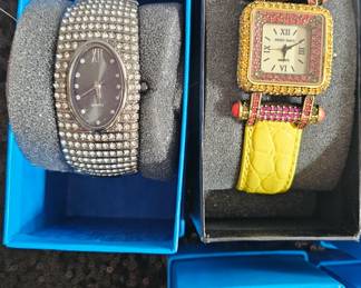 Vintage “Real Collectibles” by Adrienne & Heidi Daus B8564 Watches