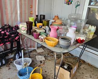 Outdoor Table & Pots