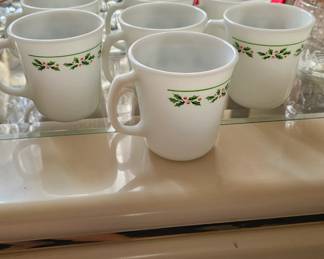 Vintage Corning/Corelle Christmas Holly Days Mug 3½”H Coffee Cups Corning Ware