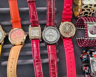 Ladies Watches - Kessaris & Adrienne