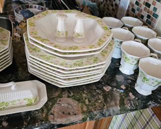 Vintage Nikko Classic Aurora Pattern/Dainty Floral/Octagon Dish Set