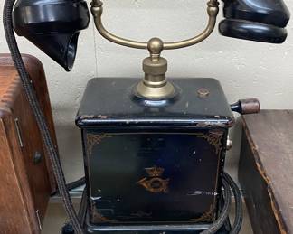 Antique Crank Table Telephone