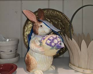 New with box Longaberger bunny teapot
