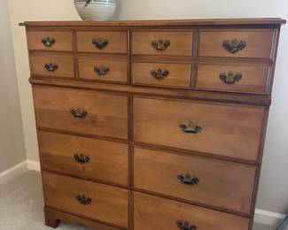 Lot 13 - $250 - Thomasville Chest of Drawers - 7-drawer Dresser 42"w 18"d 42"h.  See lot 12 and 14 for matching pieces.
