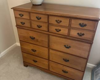 Lot 13 - $250 - Thomasville Chest of Drawers - 7-drawer Dresser 42"w 18"d 42"h.  See lot 12 and 14 for matching pieces.