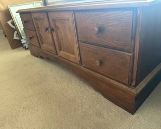 Lot 15 - $150 - Lane Cedar Blanket Chest / Hope Chest 48"w 18"d 19"h