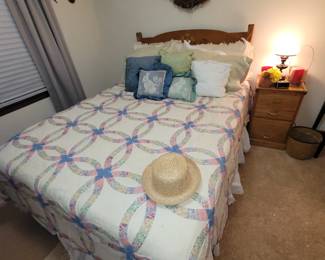 Double wedding ring quilt