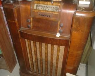 floor model Philco radio