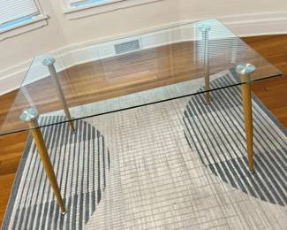 61 Modern GlassTop Dining Table Detailmin