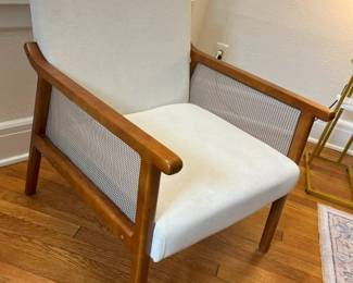 61 Modern Armchair Detailmin