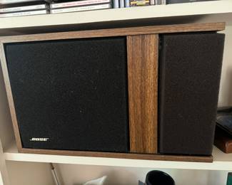 Bose 301 Bookshelf Speakers (pr)