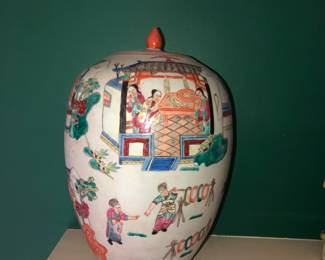 1 of a pair Antique Chinese vases 