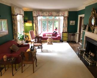 Beautiful classic living room furnishings