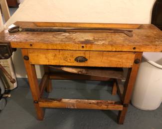 Smallish nice antique work bench, drawer needs new bottom