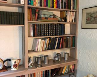 Fine library with many books on Foxhunting, Derrydale press etc