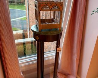 Bombay pedestal table