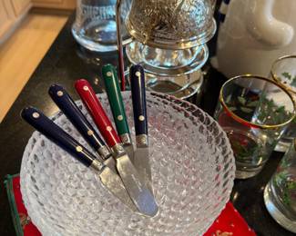 Cheese knives