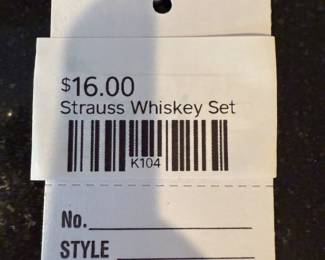 Strauss whiskey set