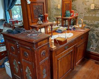 GREAT VICTORIAN OAK FURNTURE