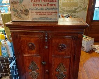 DOUBLE SIDED ADVERTISING PUTNAM DYE CABINET