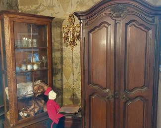 NICE ARMOIRE