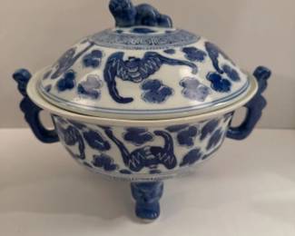 38 ChinesePorcelainTripodServingBowl