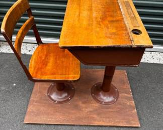 17 Vintage1950sSchoolDesk