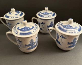 85 4VintageNankingBlueandWhiteTeaCupswithLids