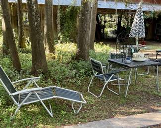 Folding patio furniture