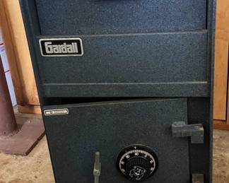 Quality Gardall Safe w/ Combination and Drop Box