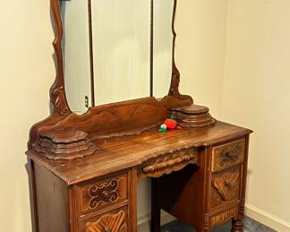 1930's mirrored vanity...