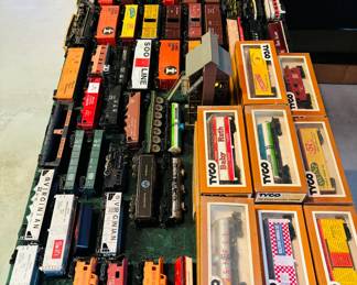 Selection of Tyco HO scale engines, train cars, track and accessories...